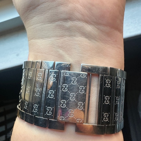 Gucci Bangle Watch - Picture 9 of 9
